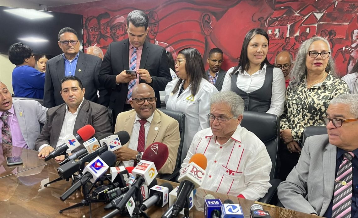 CMD sometió  una propuesta para evaluar aumento salarial a médicos pensionados 