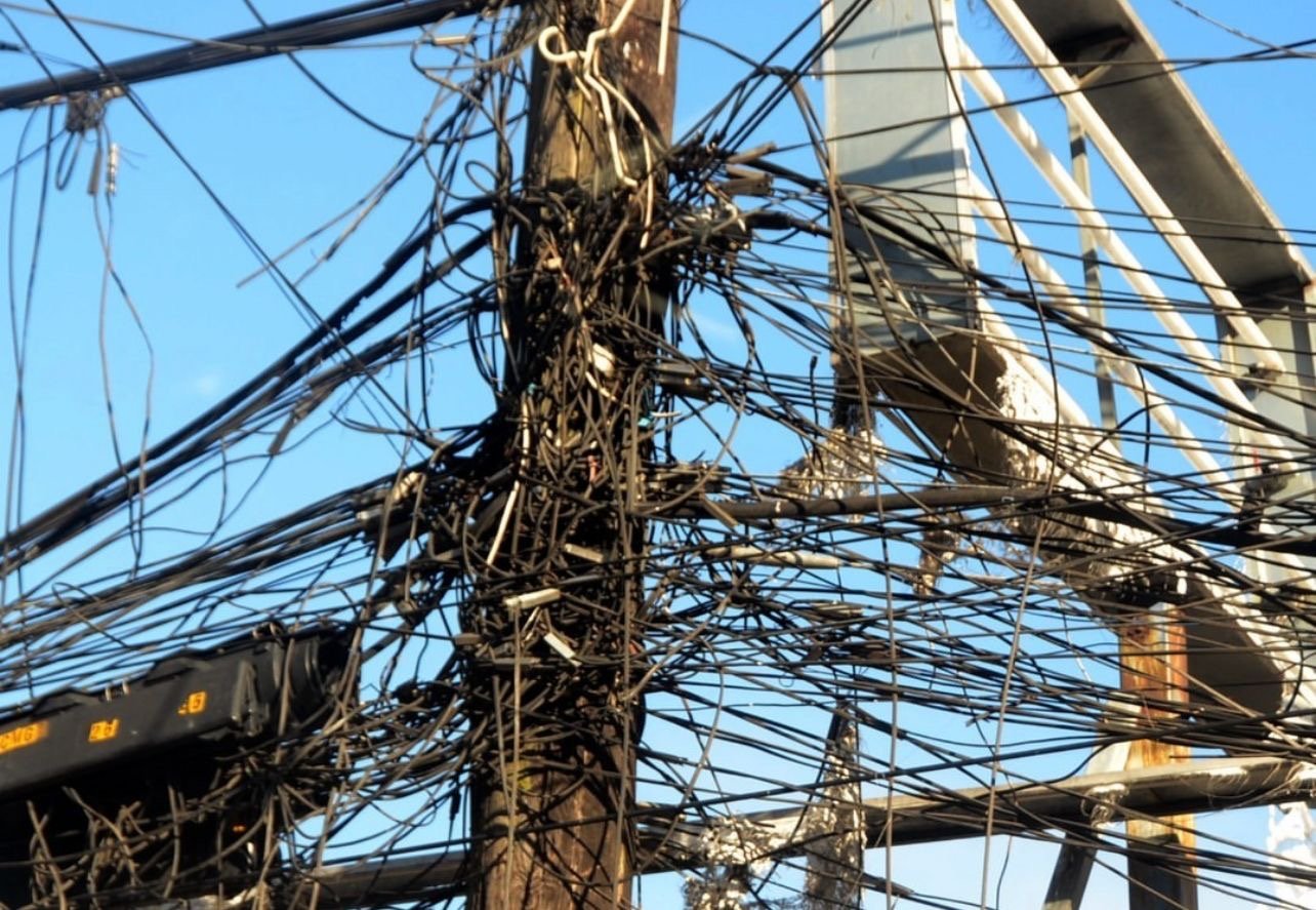 EDE Este aclara que cables denunciados en Gascue no corresponden a su red eléctrica