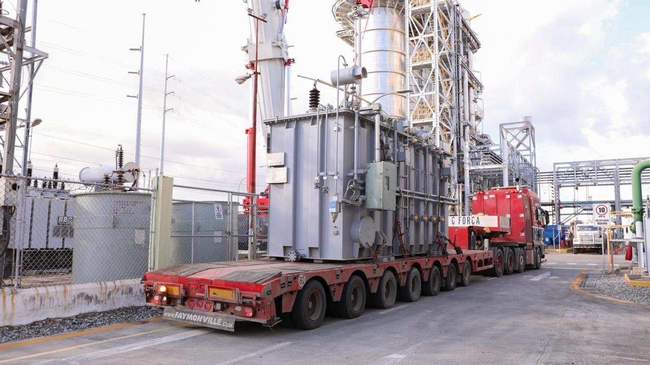 EDEEste instala nuevo transformador de potencia en Los Mina con una inversión de 65 millones de pesos