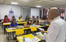 Minerd dará RD$50,000 a profesores de primaria que alfabeticen a alumnos a tiempo