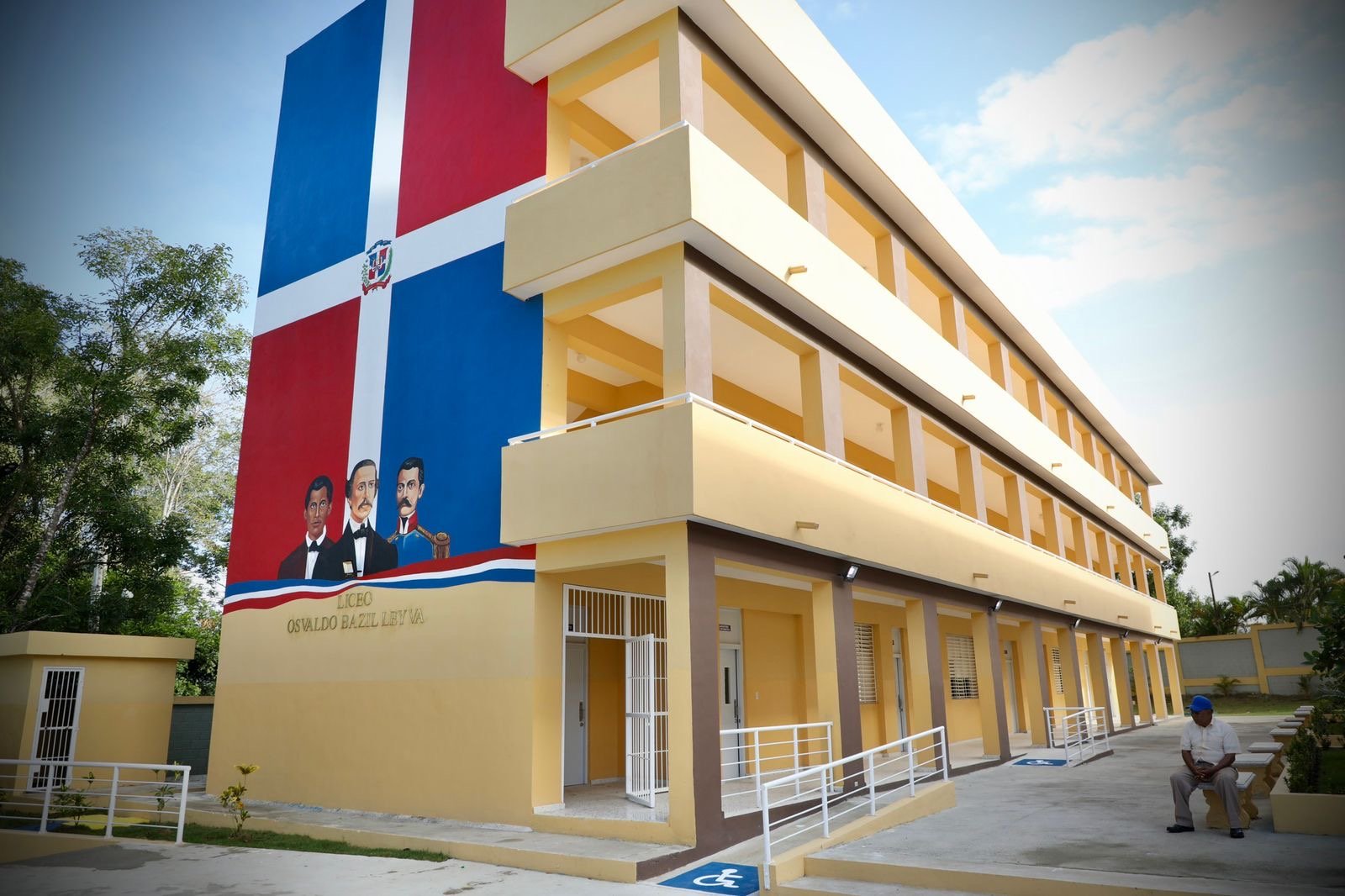Presidente Abinader inaugura un liceo en Pantoja y un INAIPI en Manoguayabo que beneficiarán a más de 1,000 adolescentes y niños 