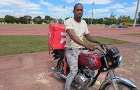 El recordista histórico dominicano que hace Uber para competir en Santo Domingo 2026