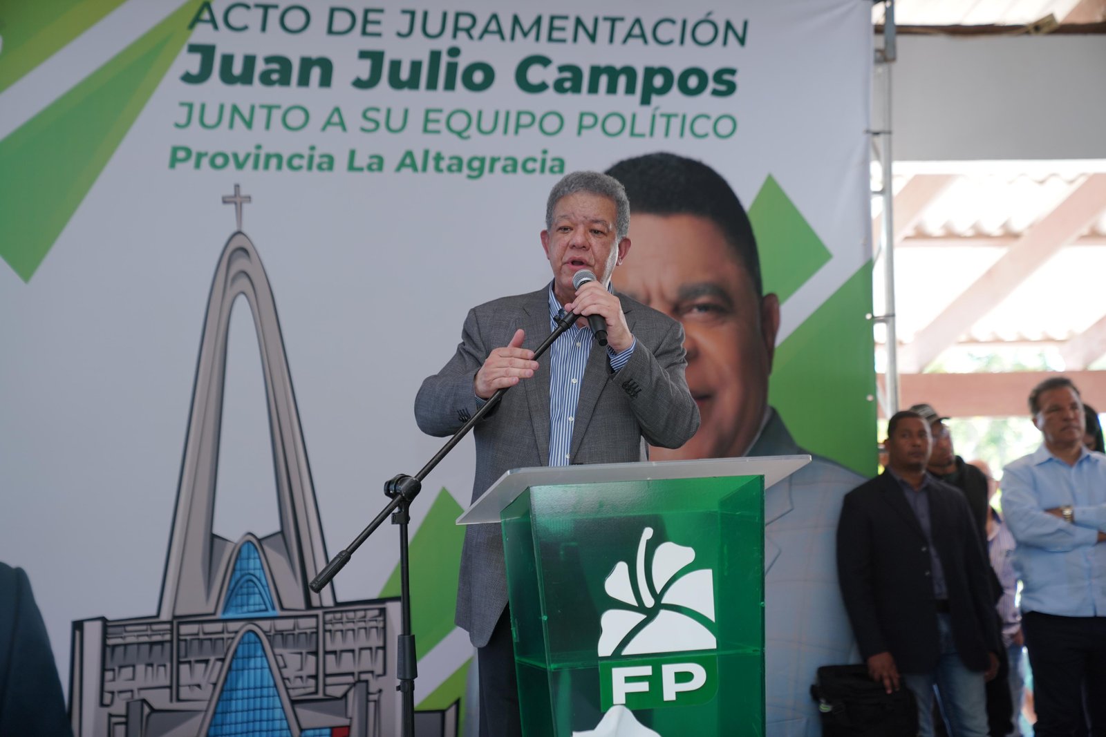 Leonel: Son inaceptables las tandas de apagones con alza de la tarifa eléctrica 