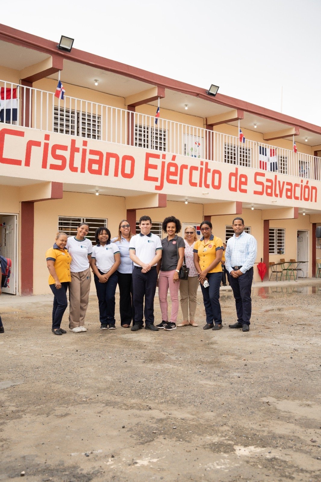 Colegio San Martín de Porres reafirma su compromiso social con importante donación escolar