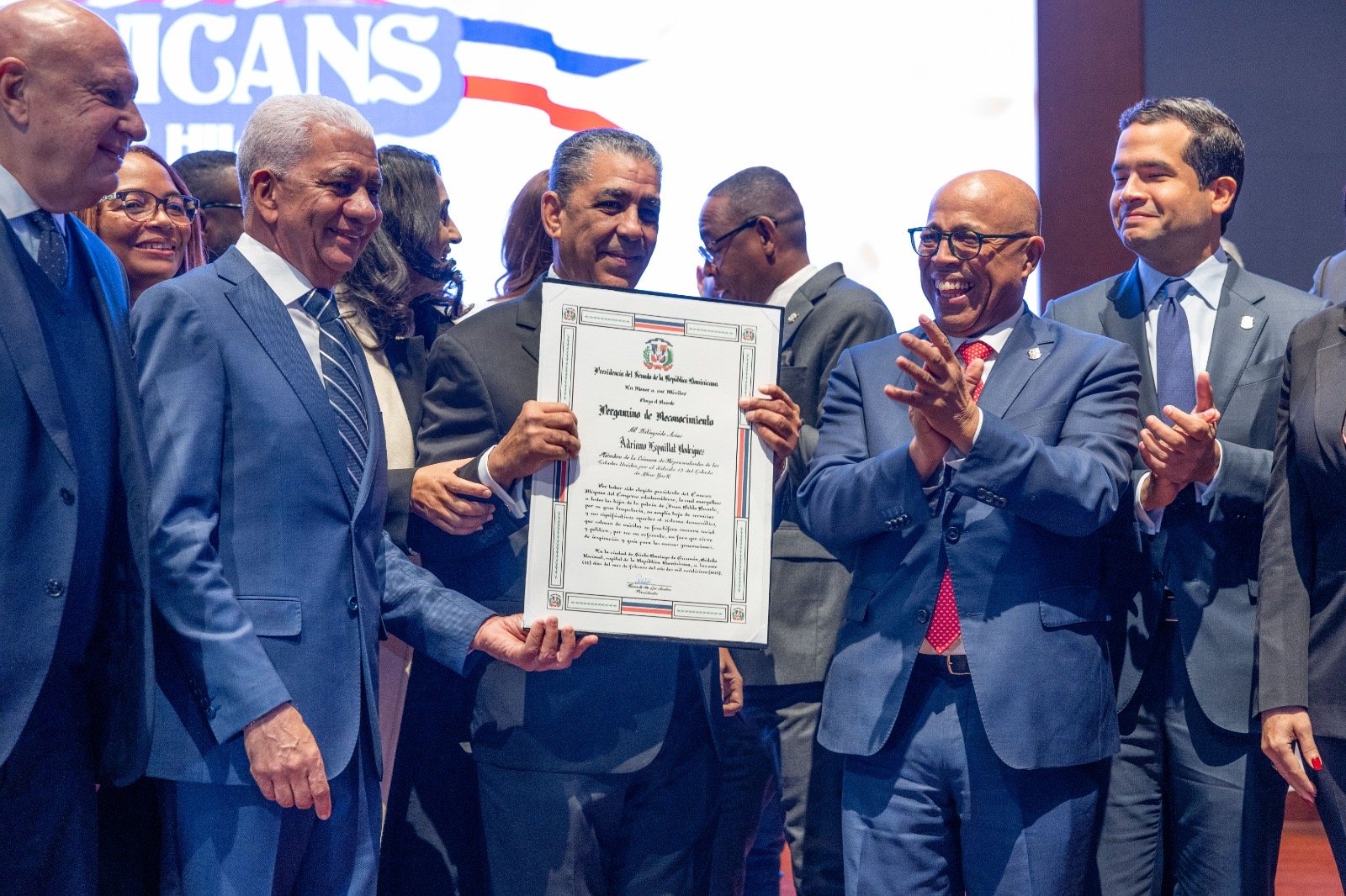 Congreso Nacional reconoce a congresista de origen dominicano, Adriano Espaillat 