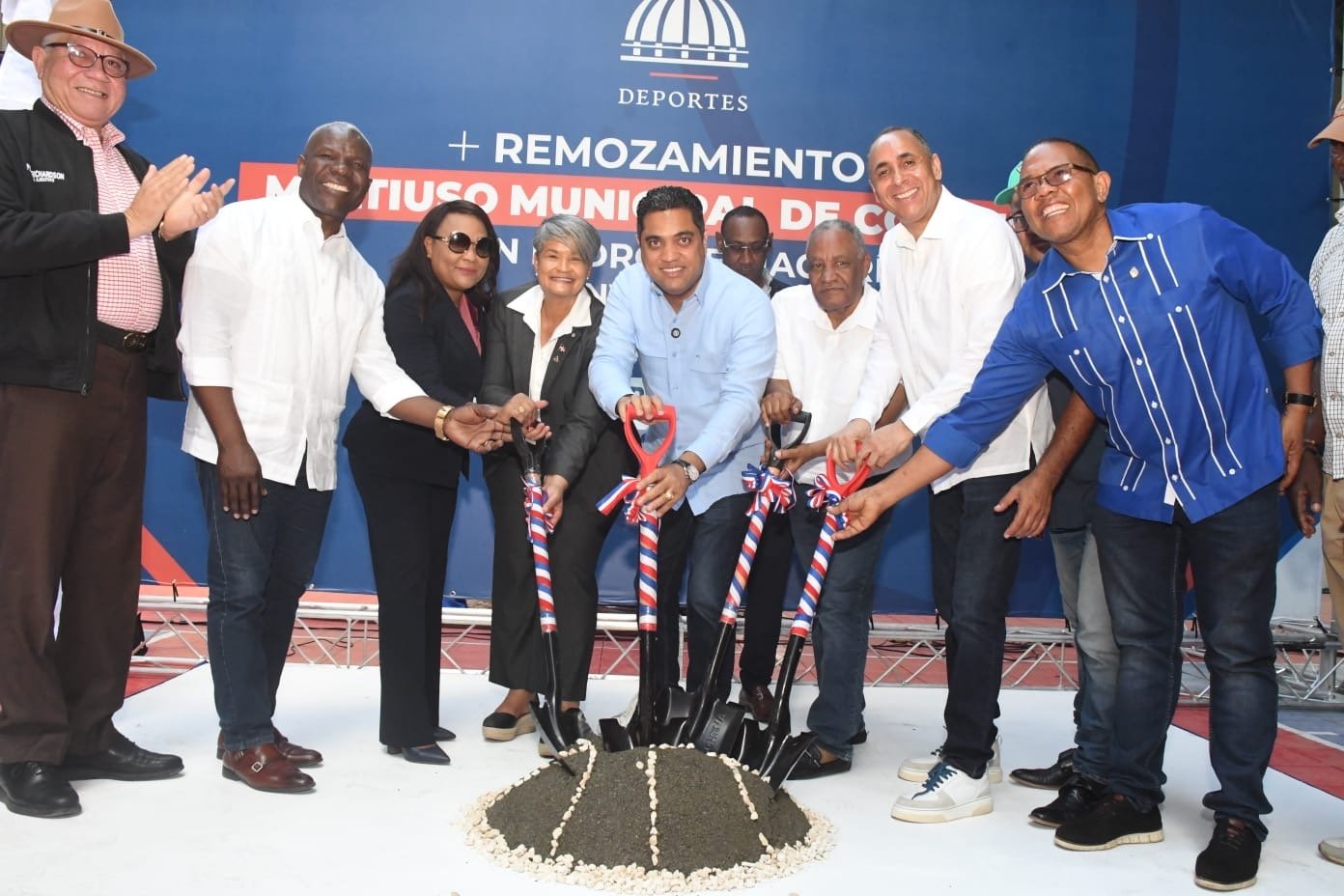 Ministro Kelvin Cruz inicia los trabajos de rescate del Multiuso de Consuelo en SPM 