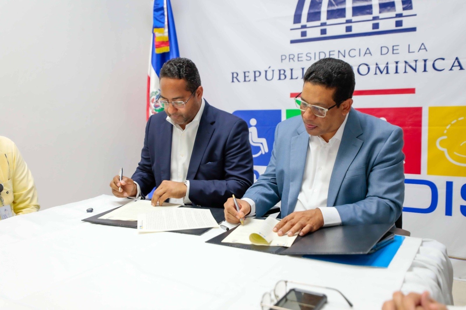 DGCP y Conadis promoverán la participación de personas con discapacidad en contrataciones del Estado 