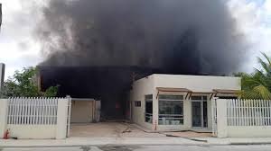 Se registra incendio en fábrica de resina y fibra en Bávaro
