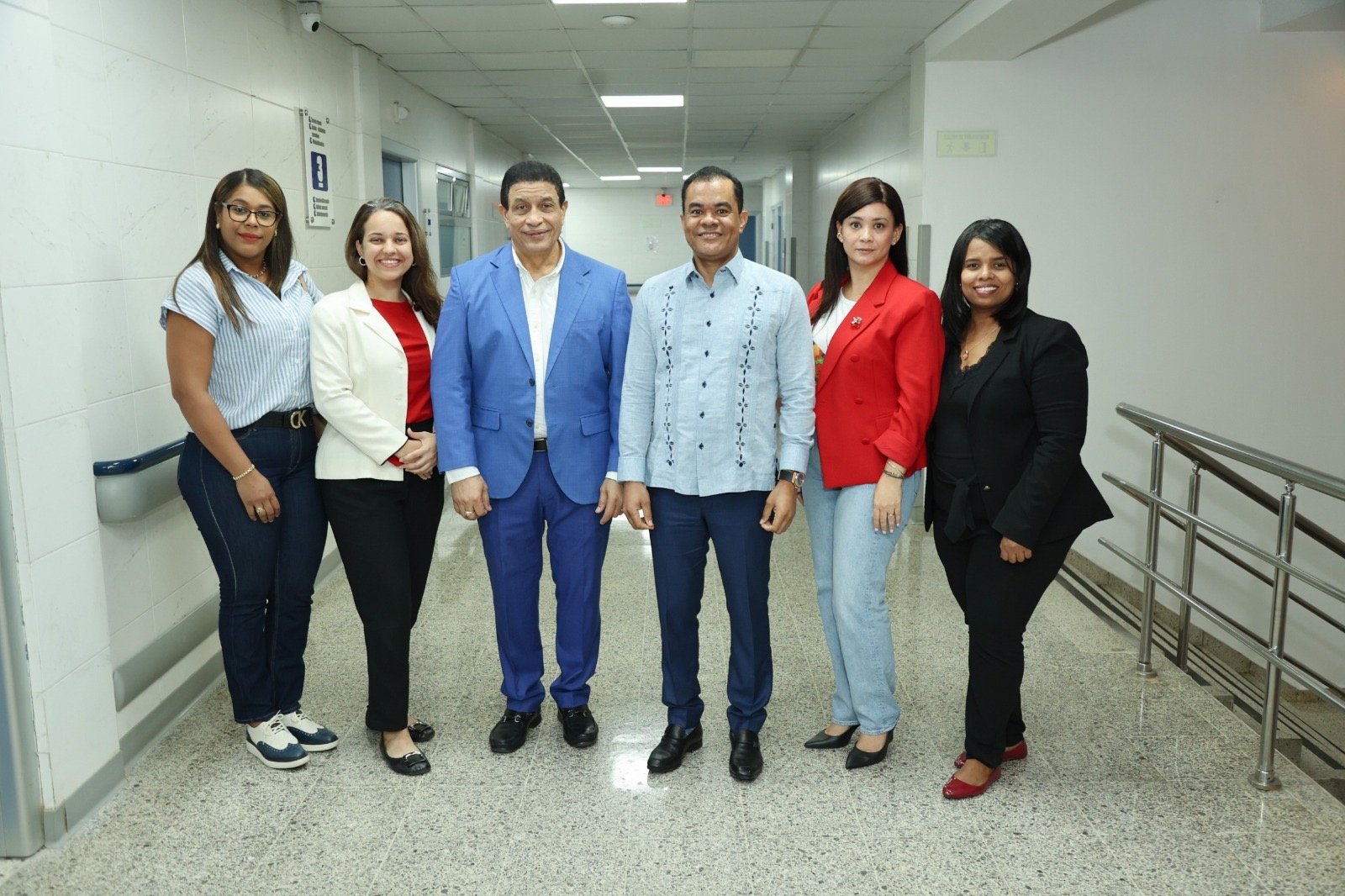 Director de la DIDA visita centro  médico  UCE 