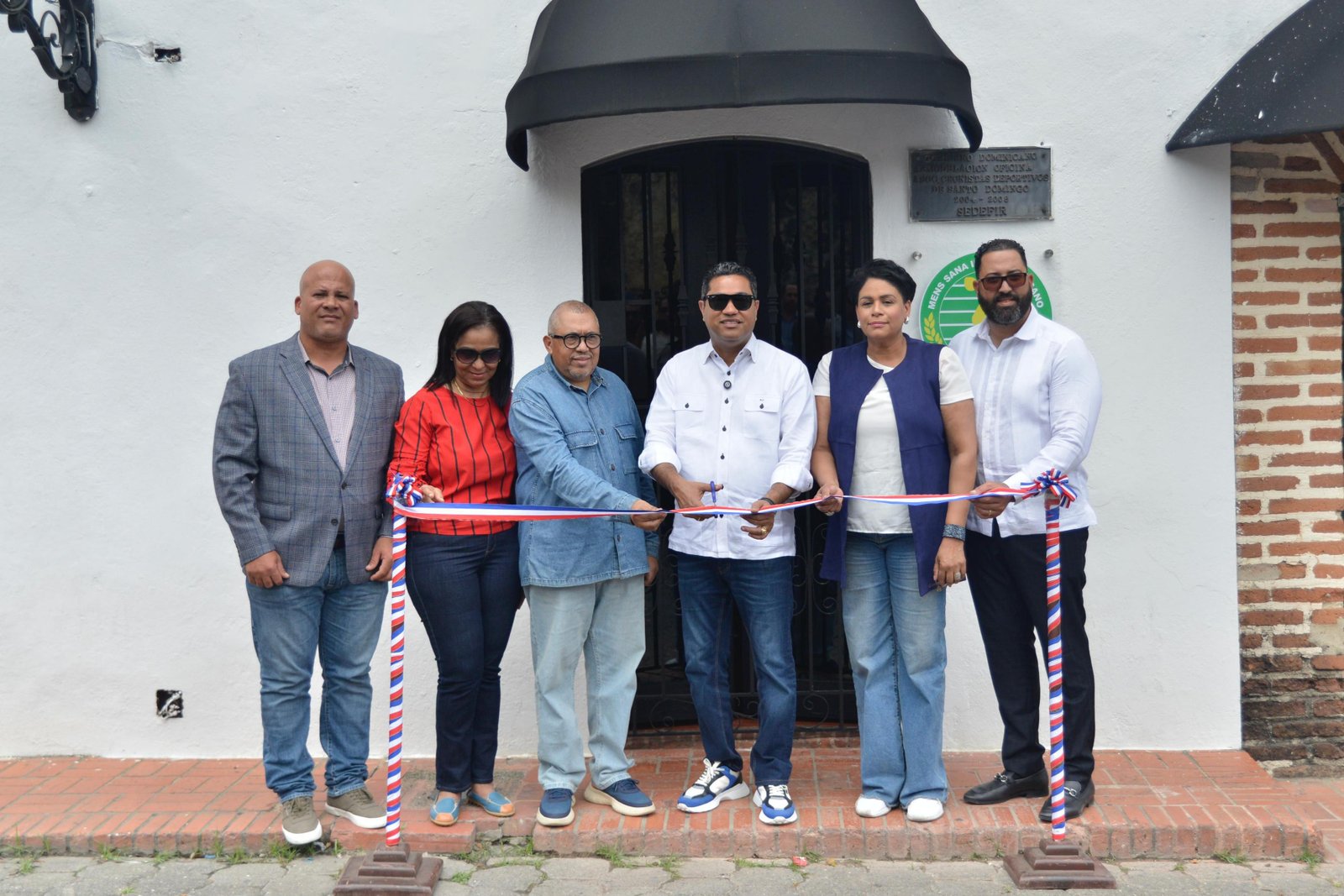 Ministro Kelvin Cruz entrega remozadas las oficinas de la ACD 