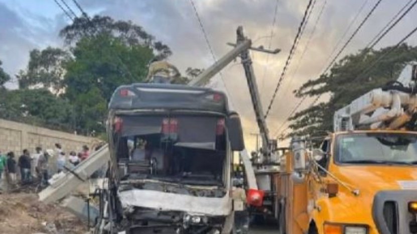 Tres fallecidos y varios heridos en accidente de tránsito en Paya, Baní