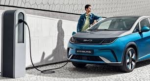 El fabricante chino de coches BYD crea un sistema de carga de baterías ultrarrápido