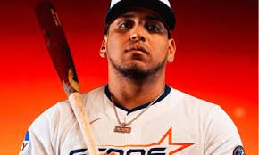 Estrellas firman jardineros agentes libres Steven Moya y Yefri Pérez