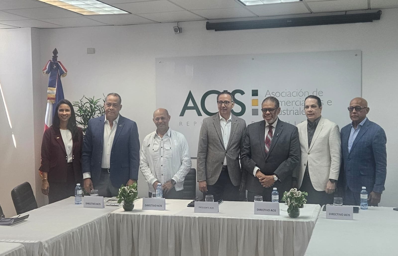 Modesto Guzmán se reúne con directivos de la ACIS en Santiago