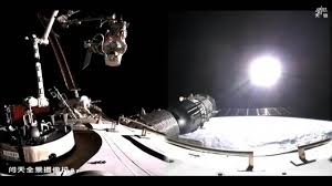 La tripulación de la estación espacial china realiza su tercera misión extravehicular