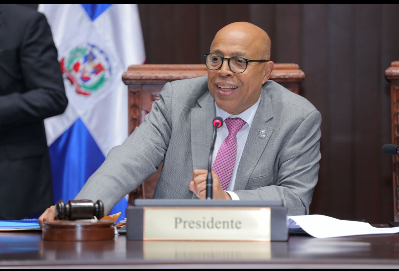 Alfredo Pacheco defiende a los héroes que ajusticiaron a Trujillo