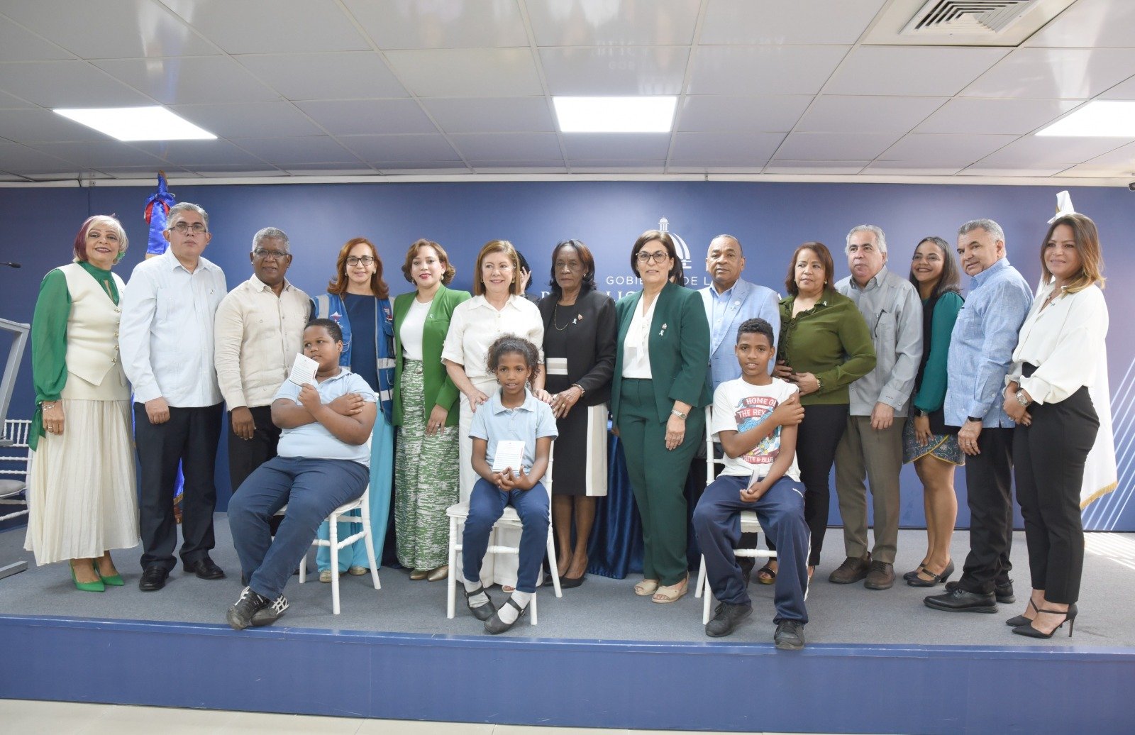 Víctor Atallah anuncia niños serán vacunados contra el VPH por primera vez en el país