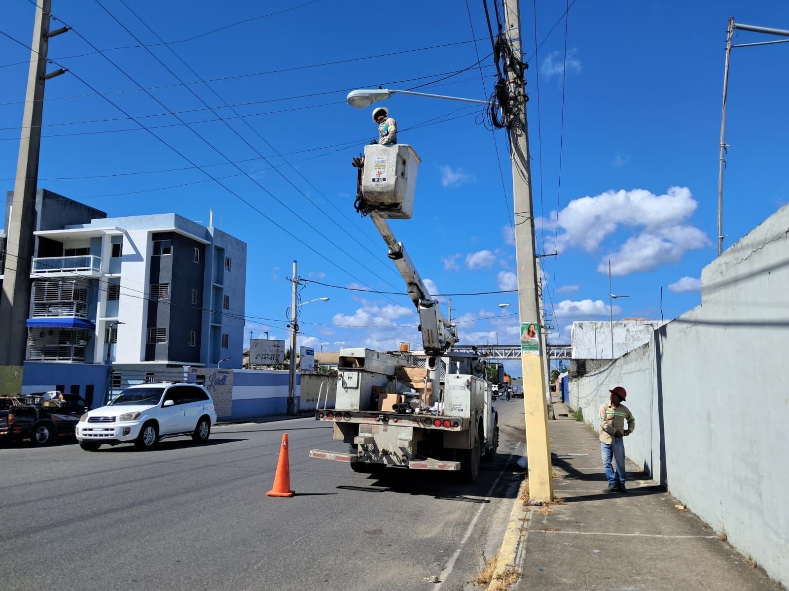 EDEEste fortalece la iluminación en el Gran Santo Domingo con inversión superior a RD$1.7 millones