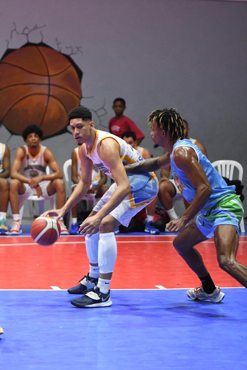 Los Trenes derrotan a Los Loros de Santo Domingo Este en torneo ABASADO