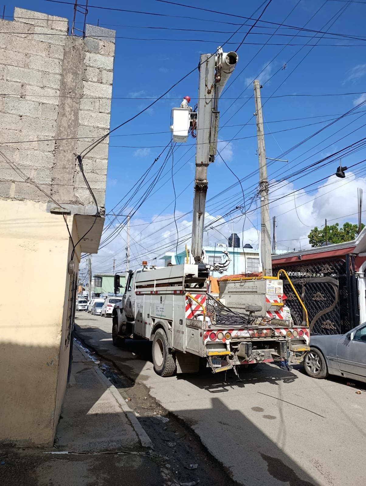 EDEEste Intensifica Operativos de Normalización, Eliminación de Conexiones Ilegales y Captación de Nuevos Clientes en SDN