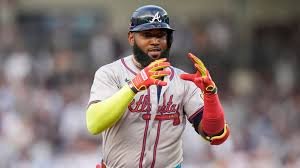 Marcell Ozuna deja en el terreno a los Filis con jonrón en la entrada once