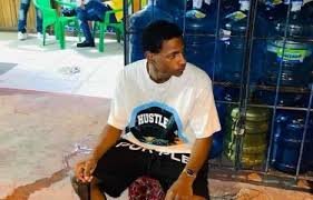 Hombres vestidos de policías hieren gravemente a un joven de 21 años en Herrera
