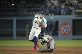 Con cuadrangulares de Betts y Ohtani, Dodgers vencen a Rockies