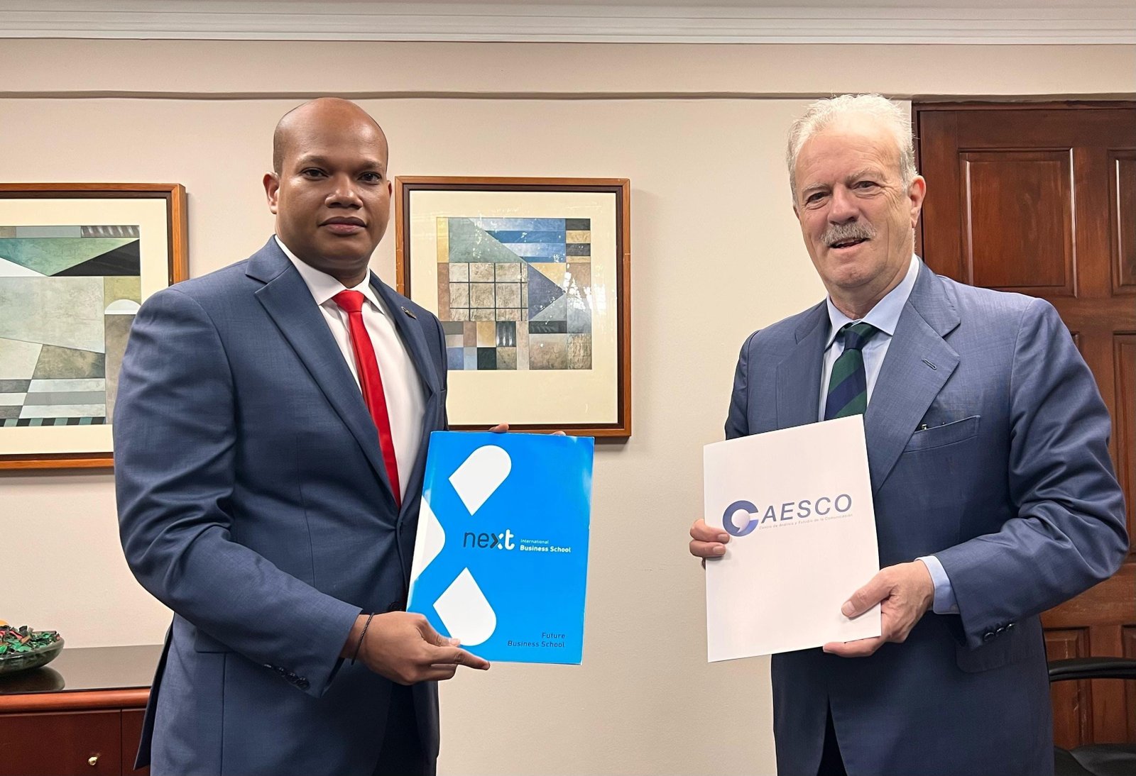 CAESCO y NEXT EDUCACIÓN se unen para llevar formación internacional de alto nivel a República Dominicana