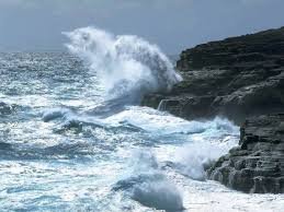 Sigue vigente advertencia por olas anormales en la costa atlántica; lluvias en varias provincias
