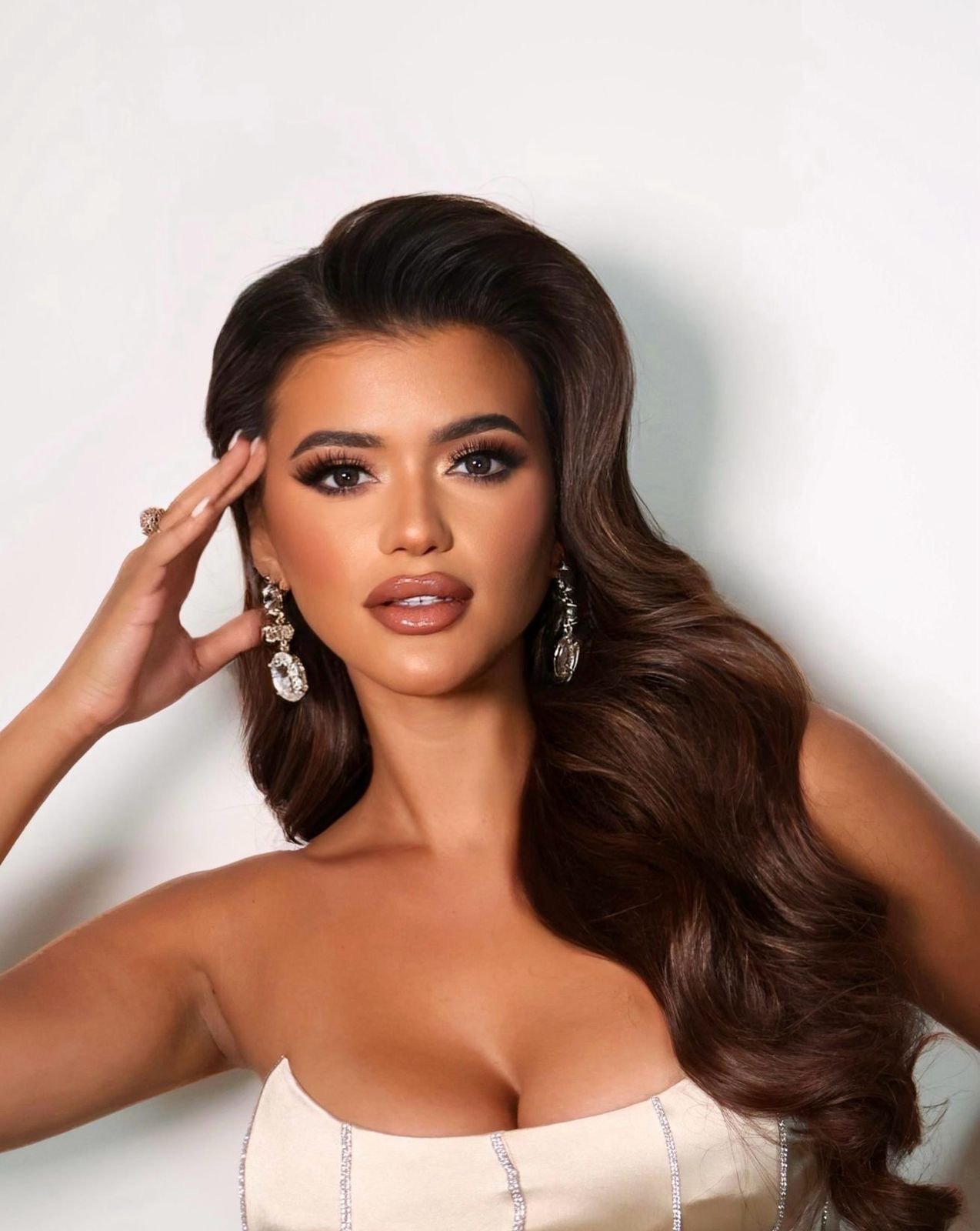 María José Acosta, la políglota que busca coronarse en el Miss Grand República Dominicana 2025