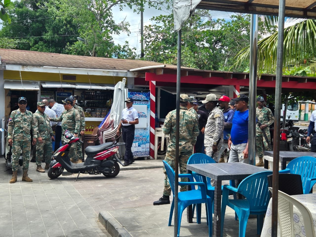 Pro Consumidor clausura negocios en Boca Chica por no cumplir con medida