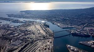 El mayor puerto de EEUU saboteado por la guerra comercial de Trump