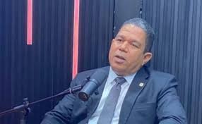 El senador de Barahona pide solución para que las ARS cubran los medicamentos de alto costo