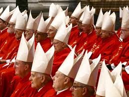 Decano pide al cónclave elegir un papa que deje de lado los intereses personales
