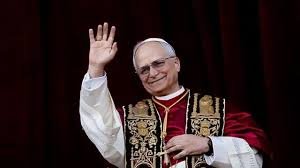El papa León XIV clama por la paz en Ucrania y Gaza y pide escuchar a los jóvenes en su primer rezo