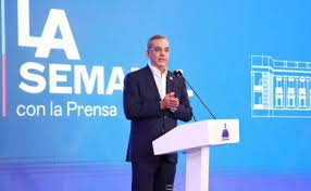 El presidente Luis Abinader retoma LA Semanal con la Prensa