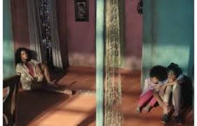 "Madre: A dos centímetros de ti", un retrato intenso de la maternidad