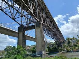 La empresa contratista Pinsa sustituye vigas corroídas del puente Francisco del Rosario Sánchez
