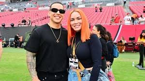 Daddy Yankee solicita desestimar petición de desacato y multa presentada por su exesposa
