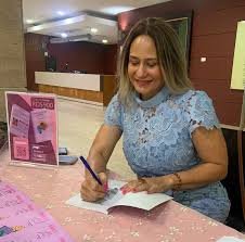 La escritora Daisy Sención pone en circulación su libro "Reconociendo tu Poder Interior"