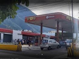 Familiares defienden al comerciante muerto en tiroteo con policía en estación de combustibles