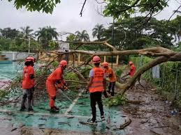 Lluvias y ráfagas de viento causan daños en varias provincias del Cibao