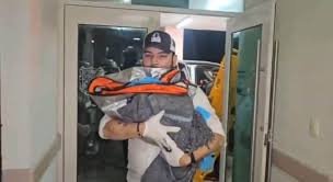 Alcalde atiende un parto en medio de una tormenta en el noreste de México
