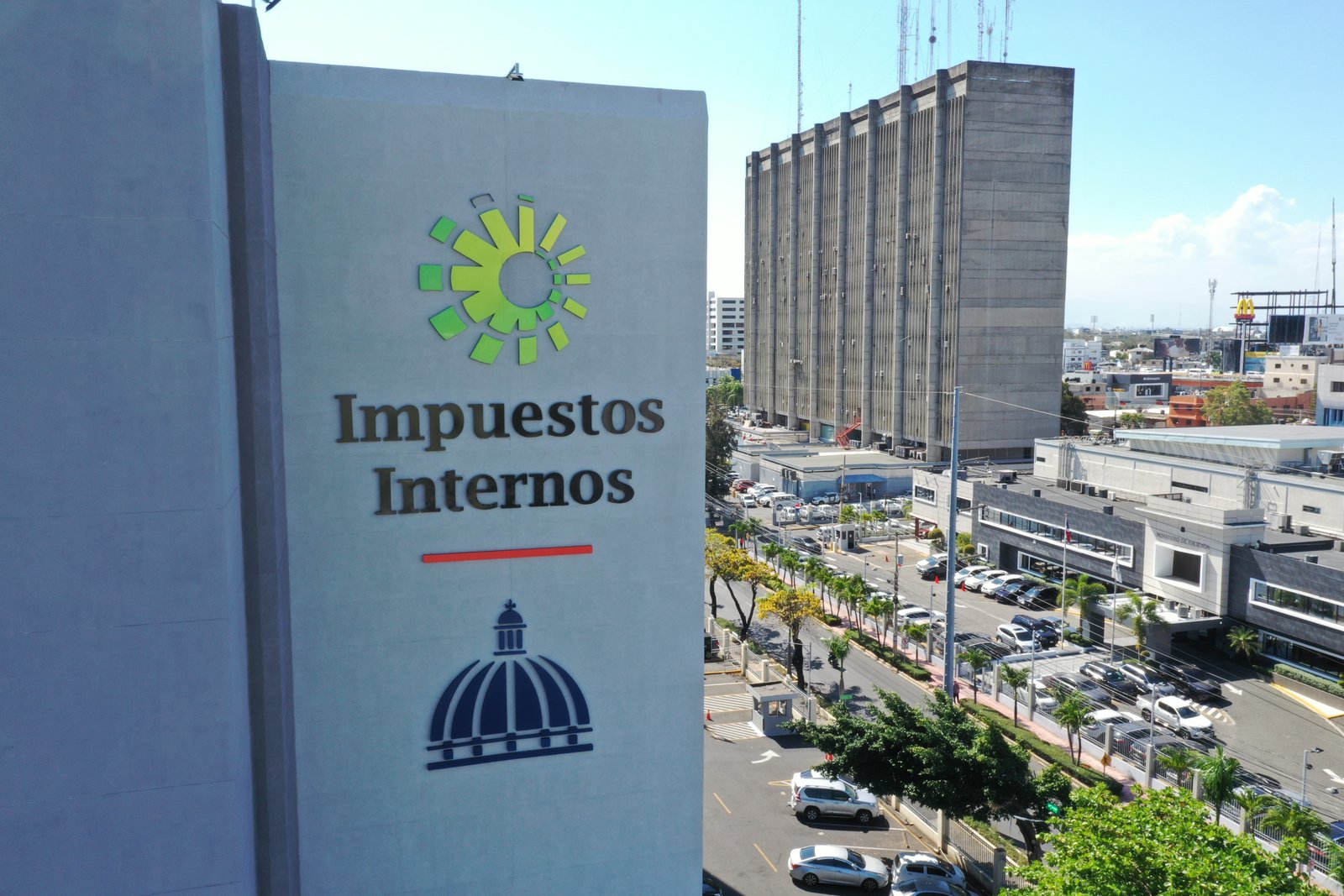 DGII reporta sólida recaudación de RD$472,000 millones en primer semestre de 2025