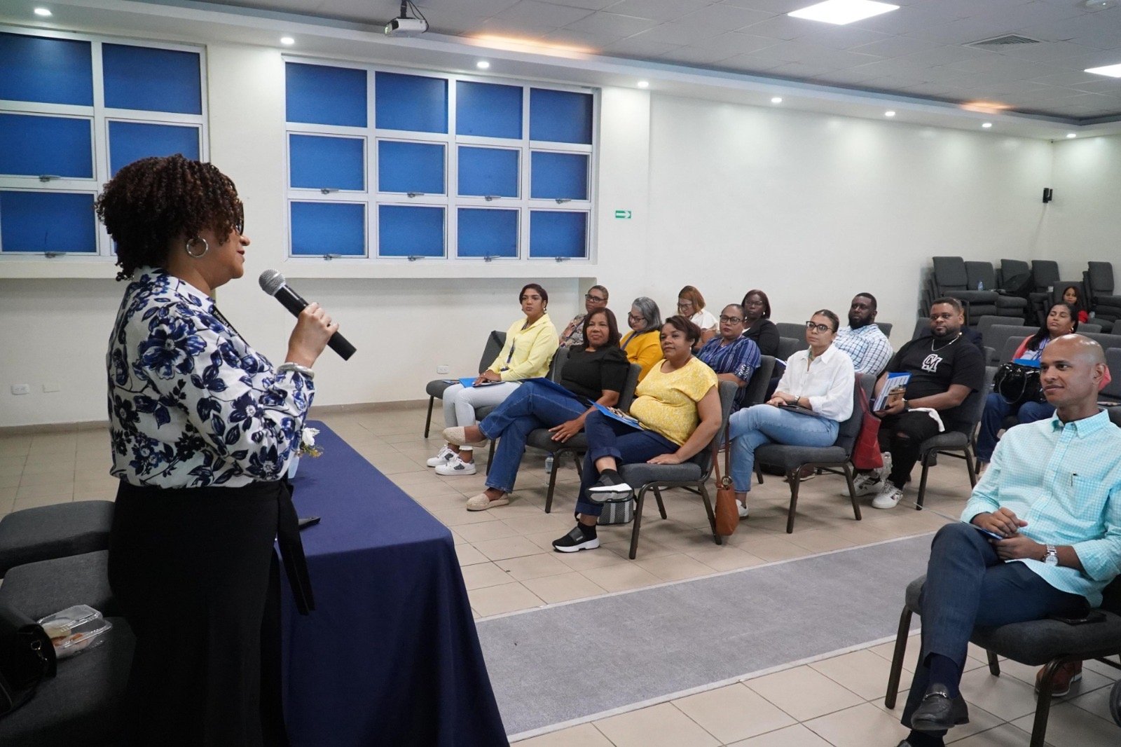 TSE CAPACITA COLABORADORES DIRECCIÓN DE   PASAPORTES EN RECTIFICACIÓN DE ACTAS Y CAMBIO DE NOMBRE