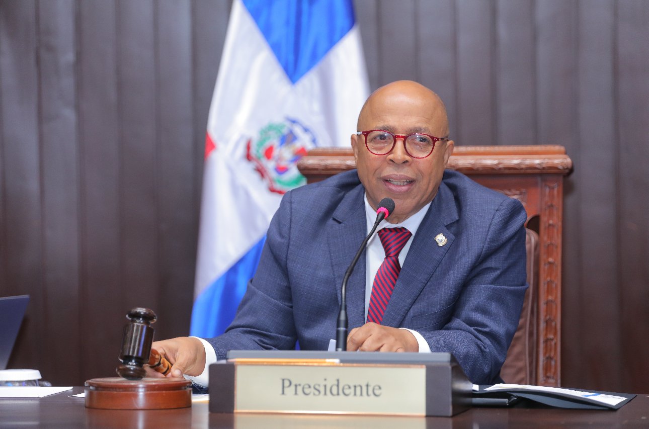 Diputados aprueban en segunda lectura proyecto sobre pasantías de médicos recién graduados