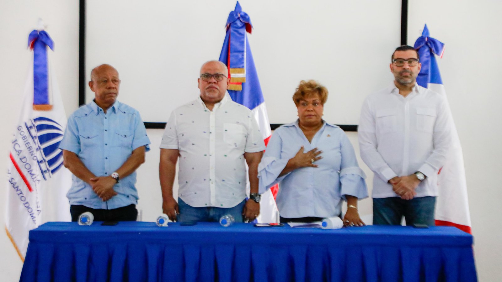 Fabricio Gómez Mazara anuncia 250 préstamos para  mujeres de La Victoria