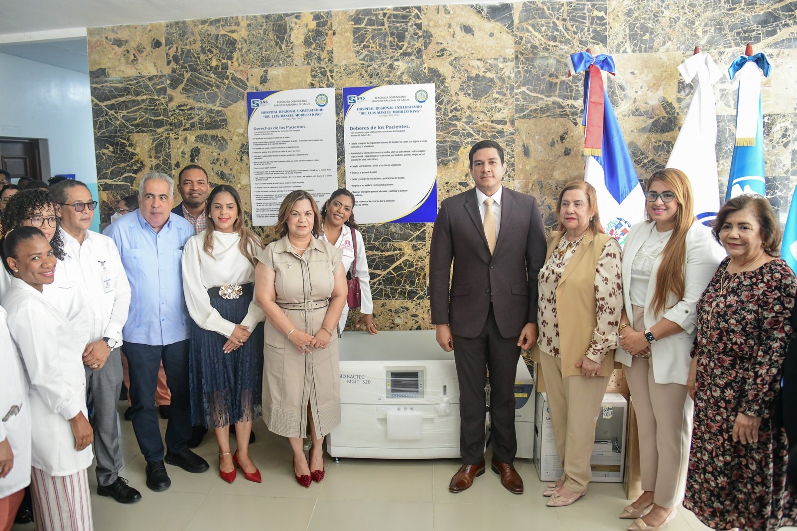 Ministerio de Salud entrega moderno equipo para diagnóstico de tuberculosis en hospital regional de La Vega