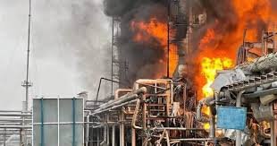 Un muerto en el incendio en una de las principales refinerías de petróleo de Irán