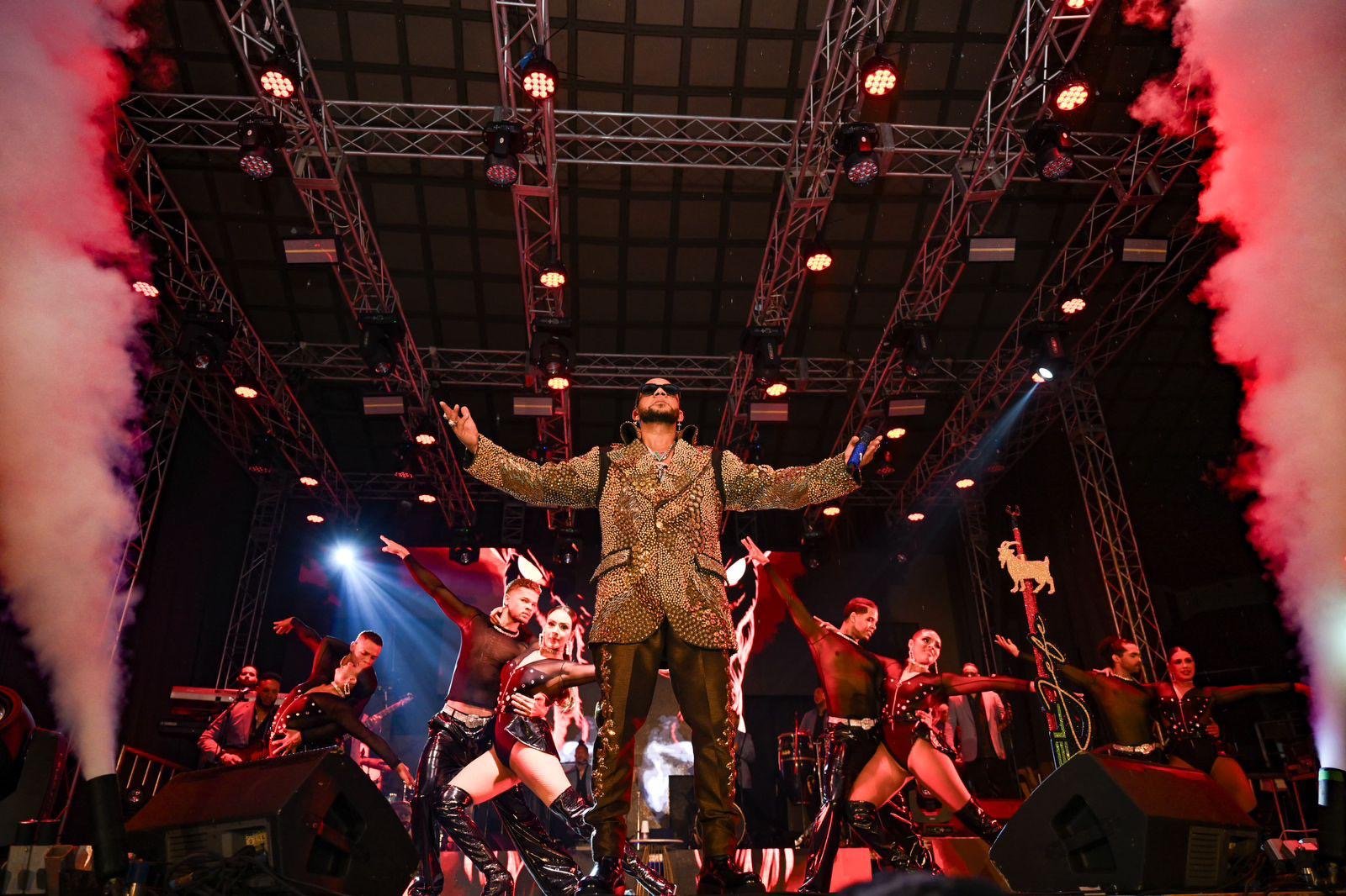 Elvis Martínez regala dos noches históricas en Gran Arena del Cibao 